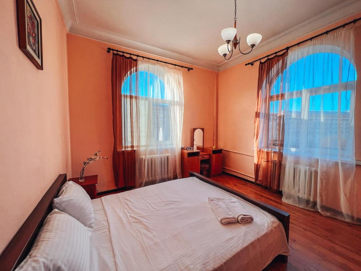 Apartments On Kreshchatik 17 Kiev Esterno foto
